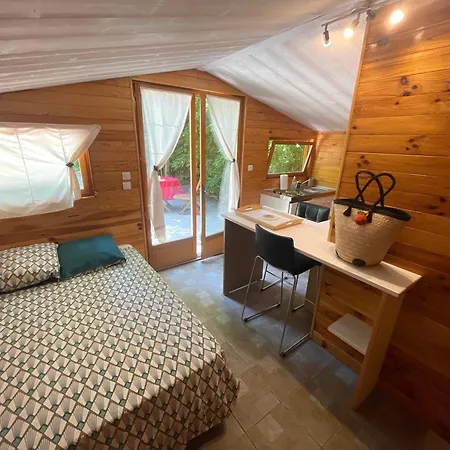 Gites Au Chateau Des Estubiers Les Granges-Gontardes Esterno foto
