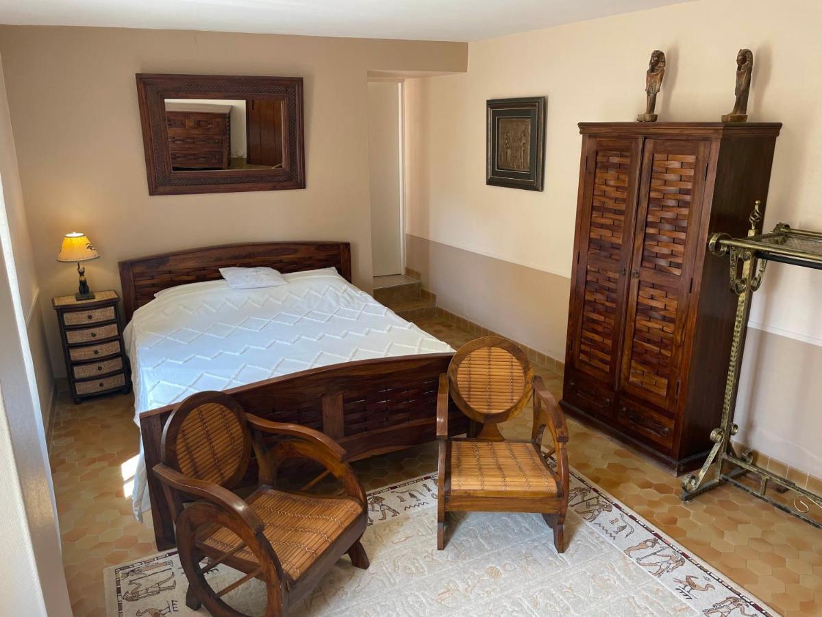 Au Chateau Des Estubiers Holiday home