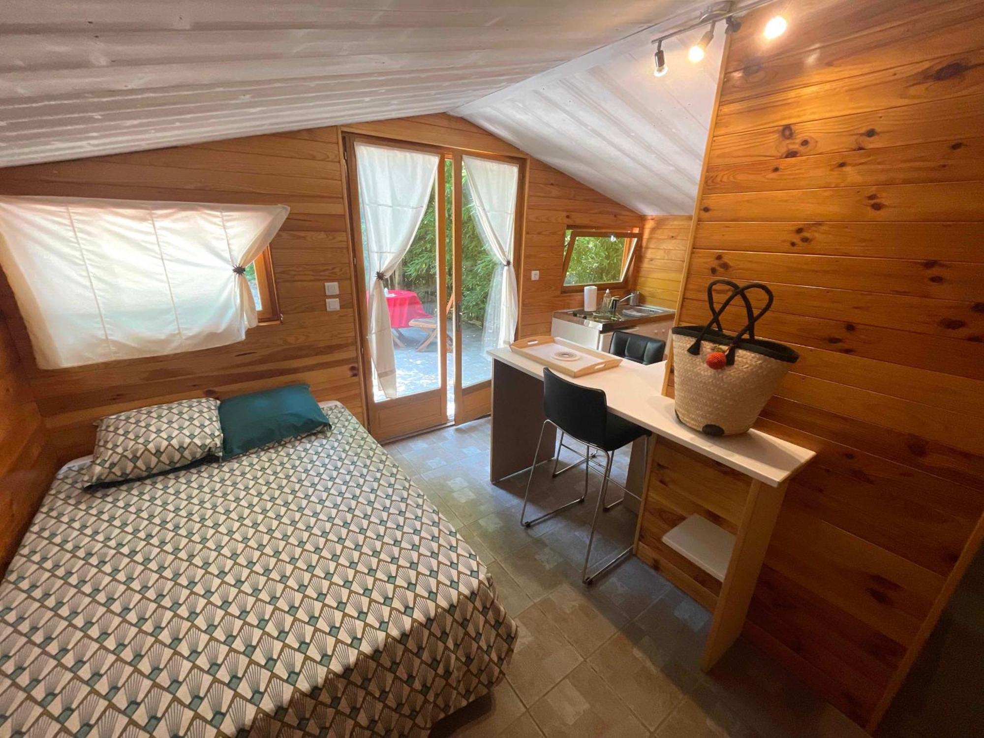 Au Chateau Des Estubiers Holiday home